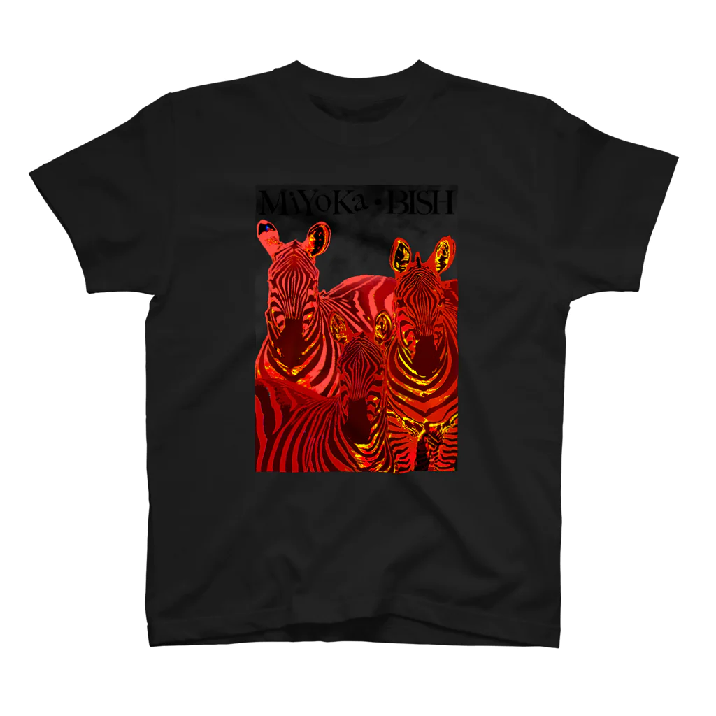 MiYoKa-BISHのRed Zebra by MiYoKa-BISH Regular Fit T-Shirt