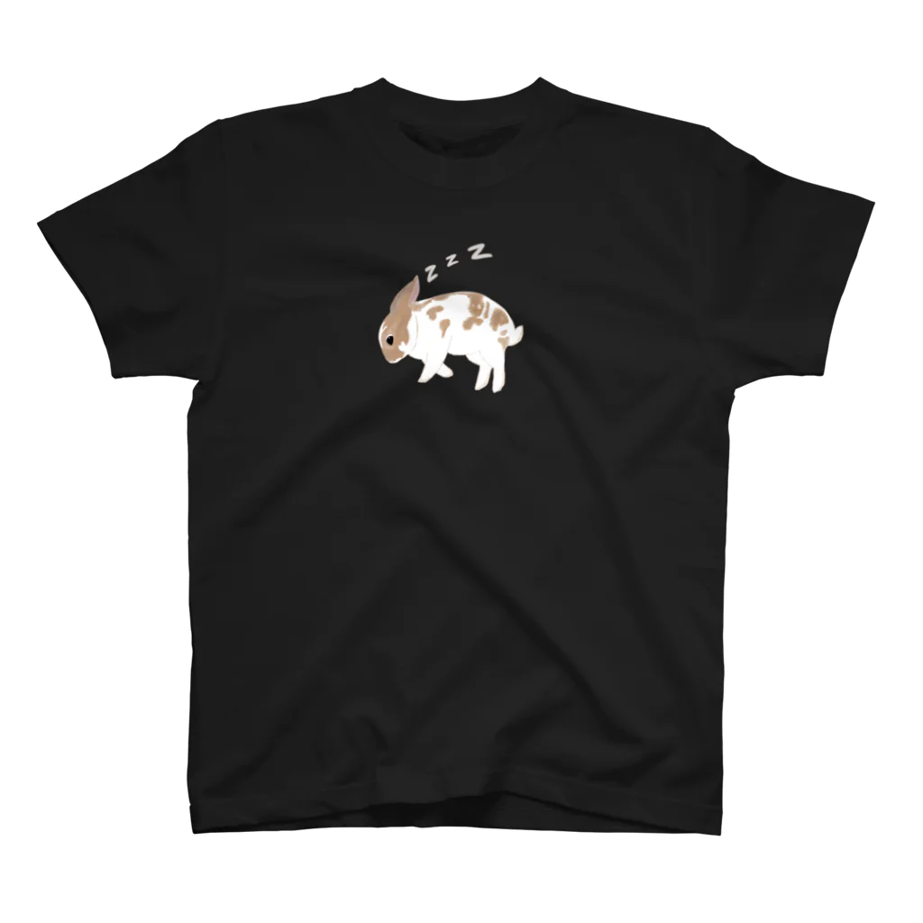 動物好きの白目を剥いて寝るうさぎ スタンダードTシャツ