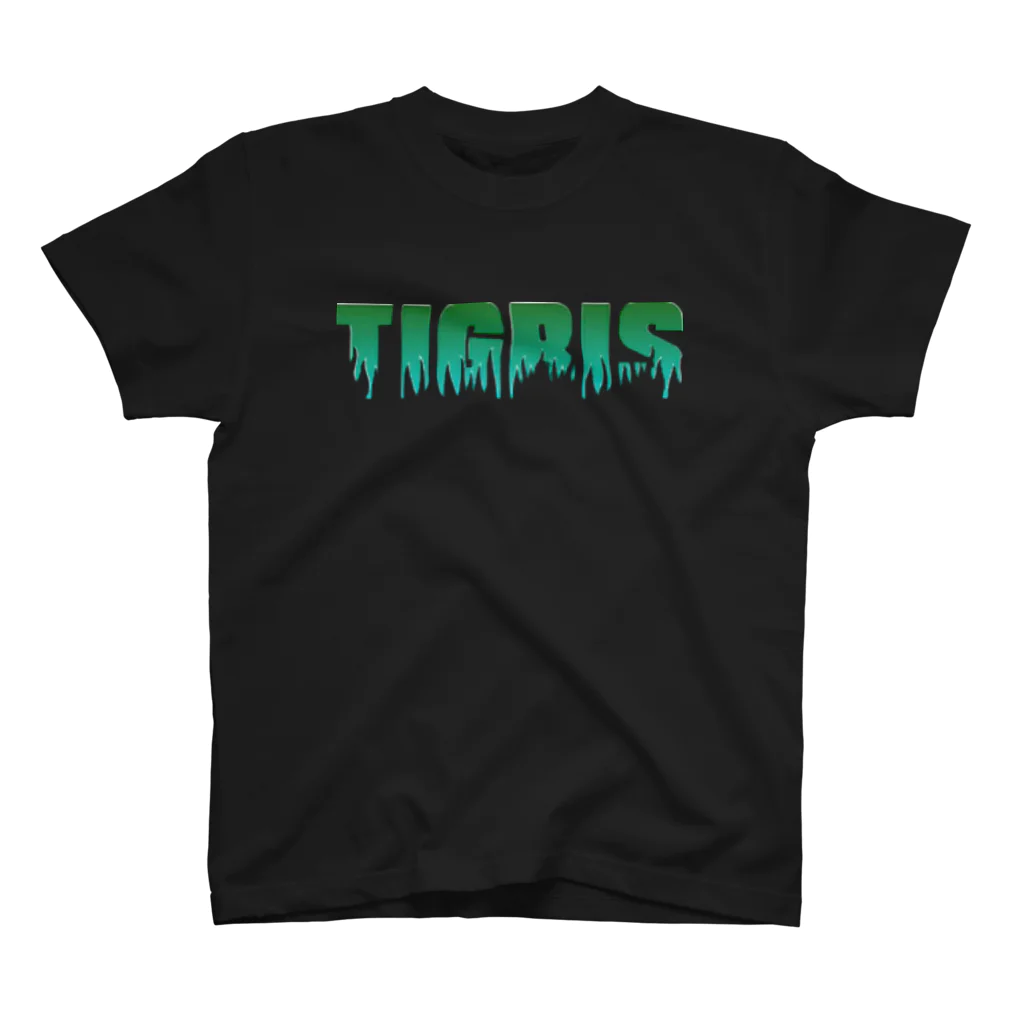 TIGRIS(ティグリス)のフレイムロゴ(Green) Regular Fit T-Shirt