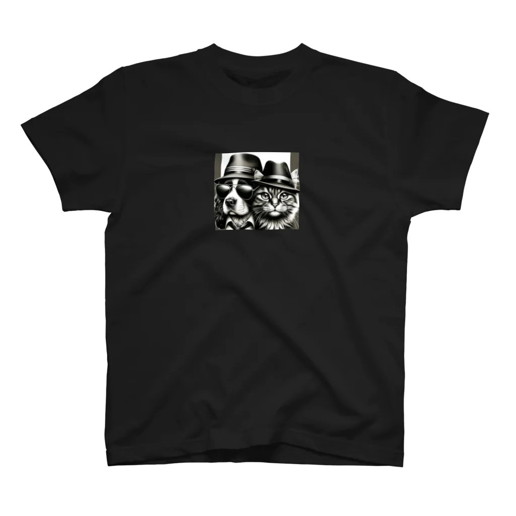 lblのゴッドファーザーな犬と猫 Regular Fit T-Shirt