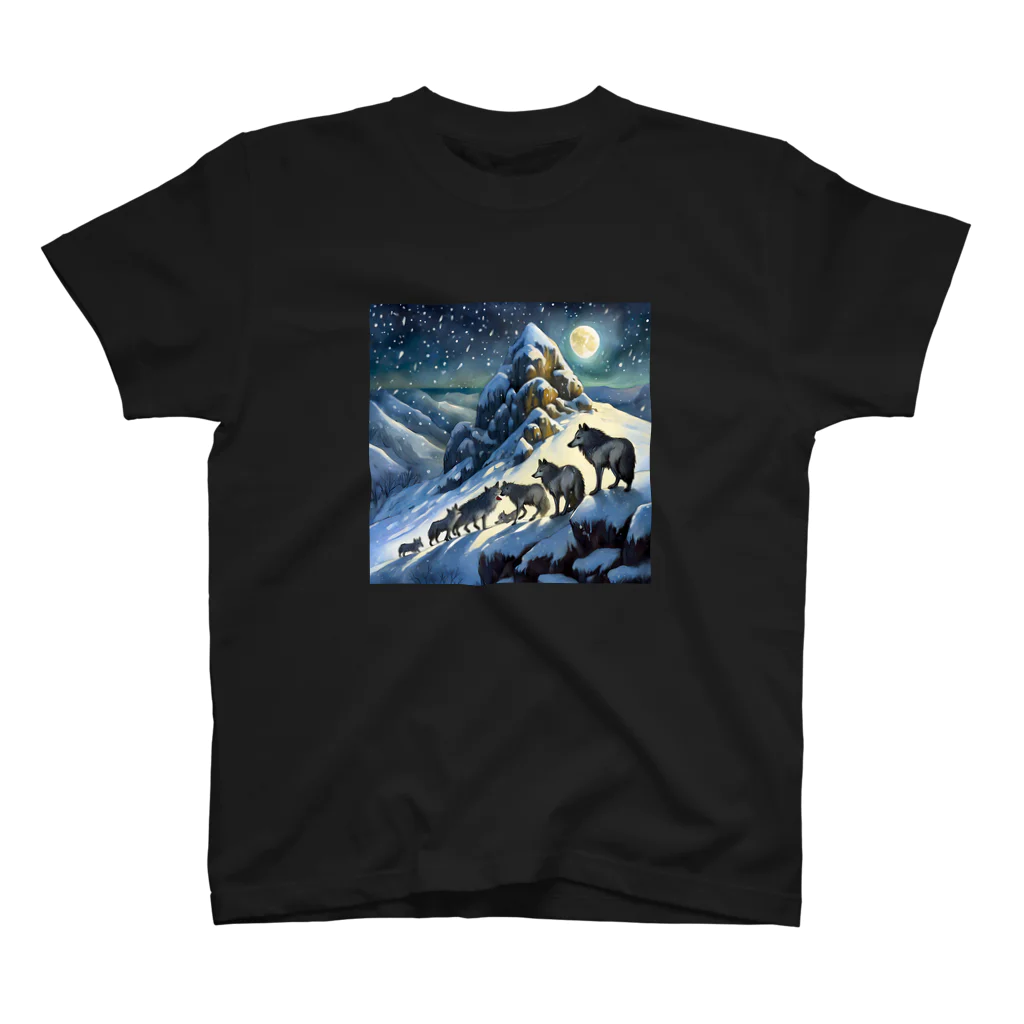 DREAMHOUSEの雪山のオオカミの群れ スタンダードTシャツ