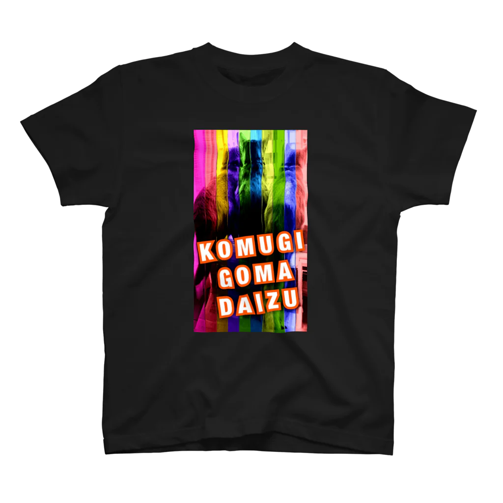 KGD 3nyansの3ニャンズの背中 スタンダードTシャツ