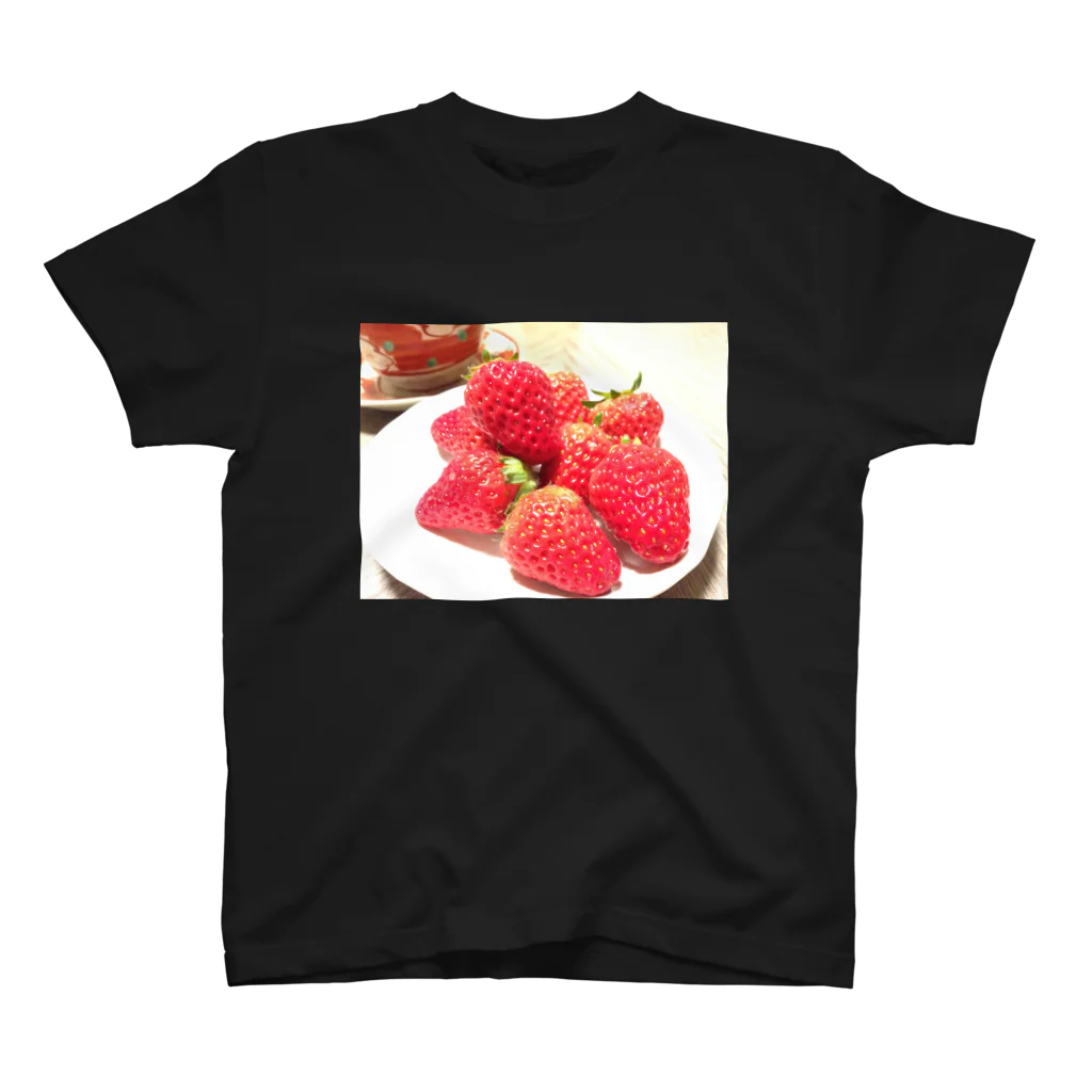 honey＊のいちごちゃん Regular Fit T-Shirt