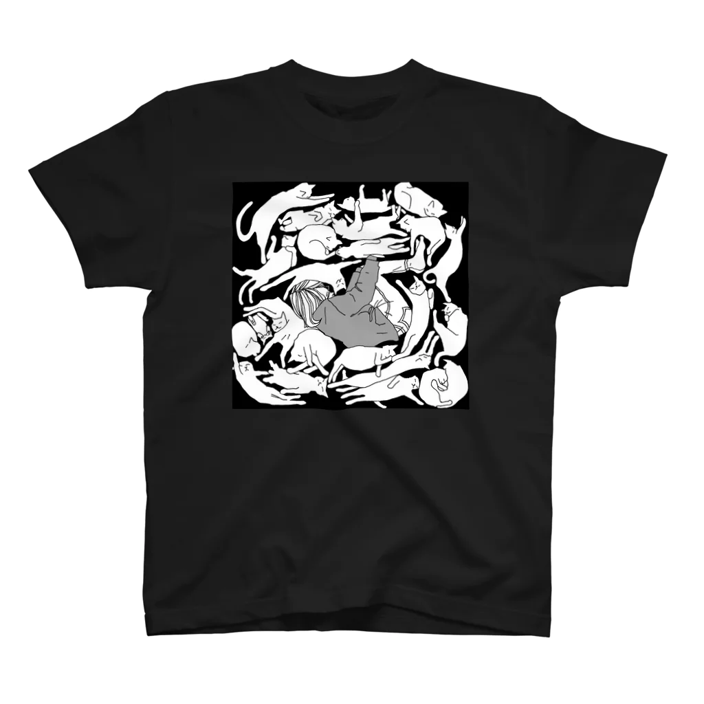 COC-CHANの猫に囲まれて寝たい Regular Fit T-Shirt