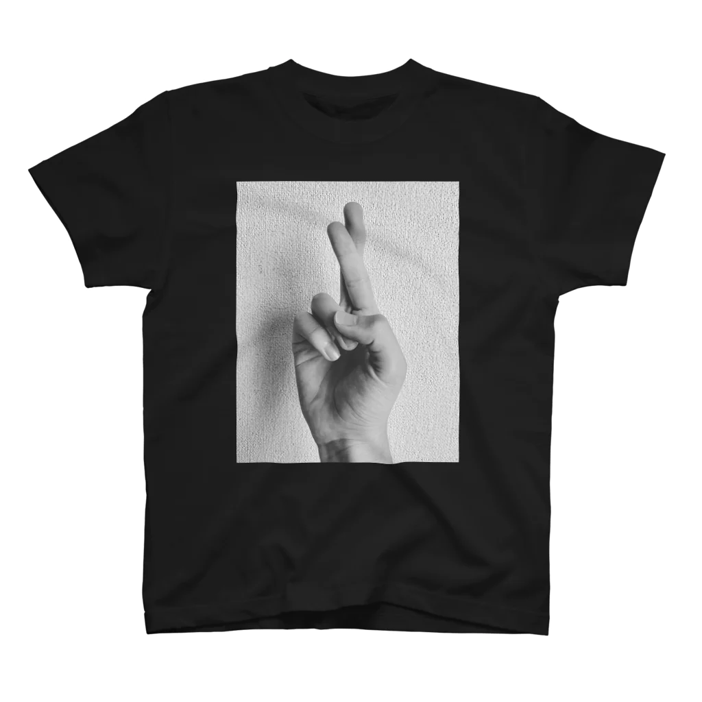 MIYOSHI_officialのFingers crossed Tee Regular Fit T-Shirt