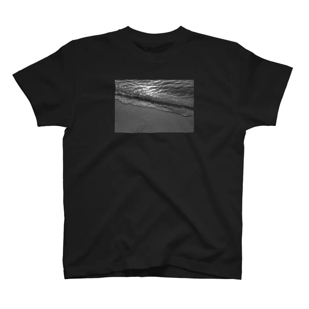 UKIYO Film StudioのNami スタンダードTシャツ