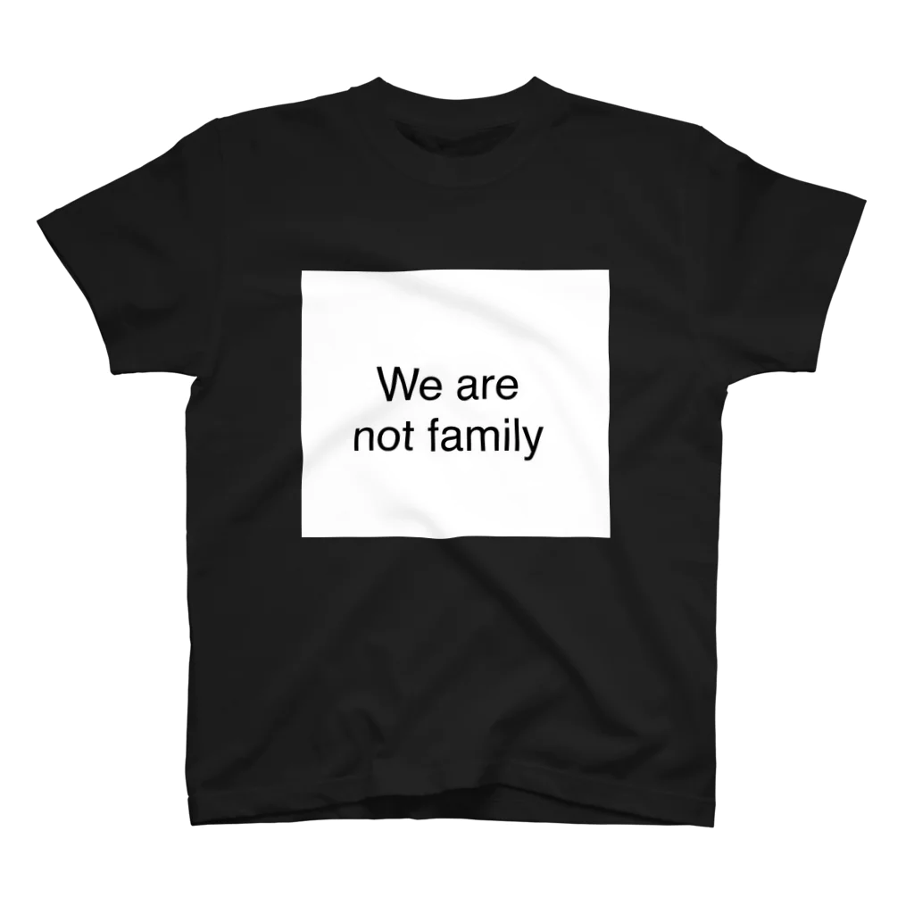 ヴィト@マウンティングまめたのWe are not family Regular Fit T-Shirt