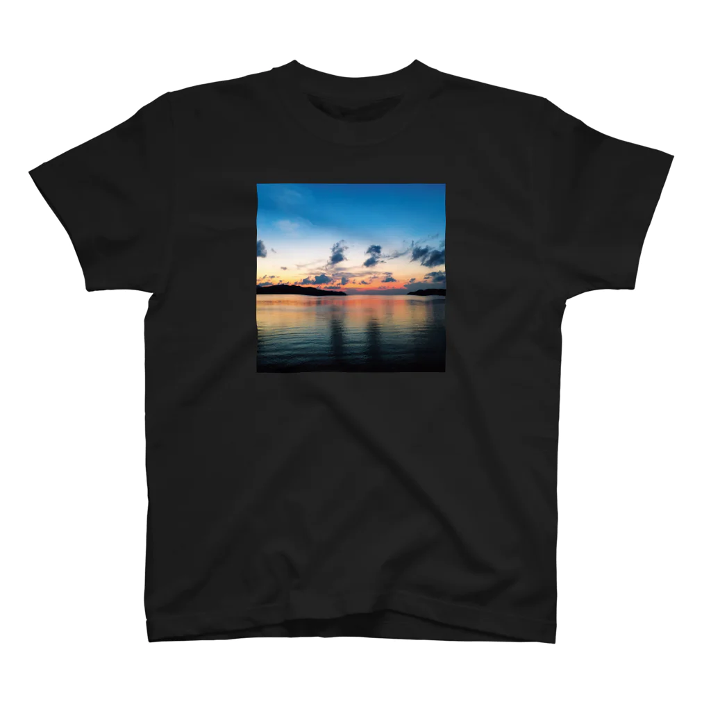 UNIOの奈留島の海_夕暮れ スタンダードTシャツ