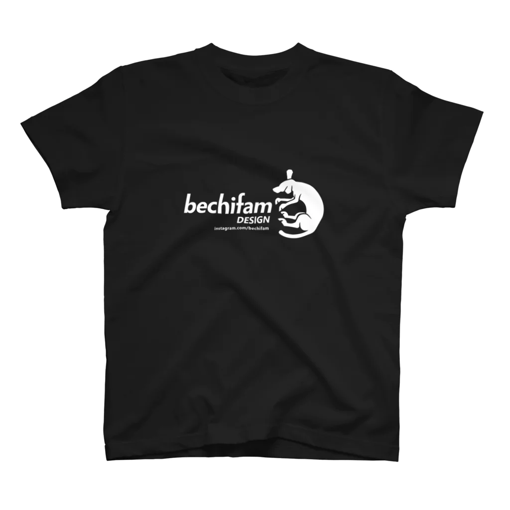 bechifam SHOPのbechifam DESIGN 【original LOGO】 White Regular Fit T-Shirt