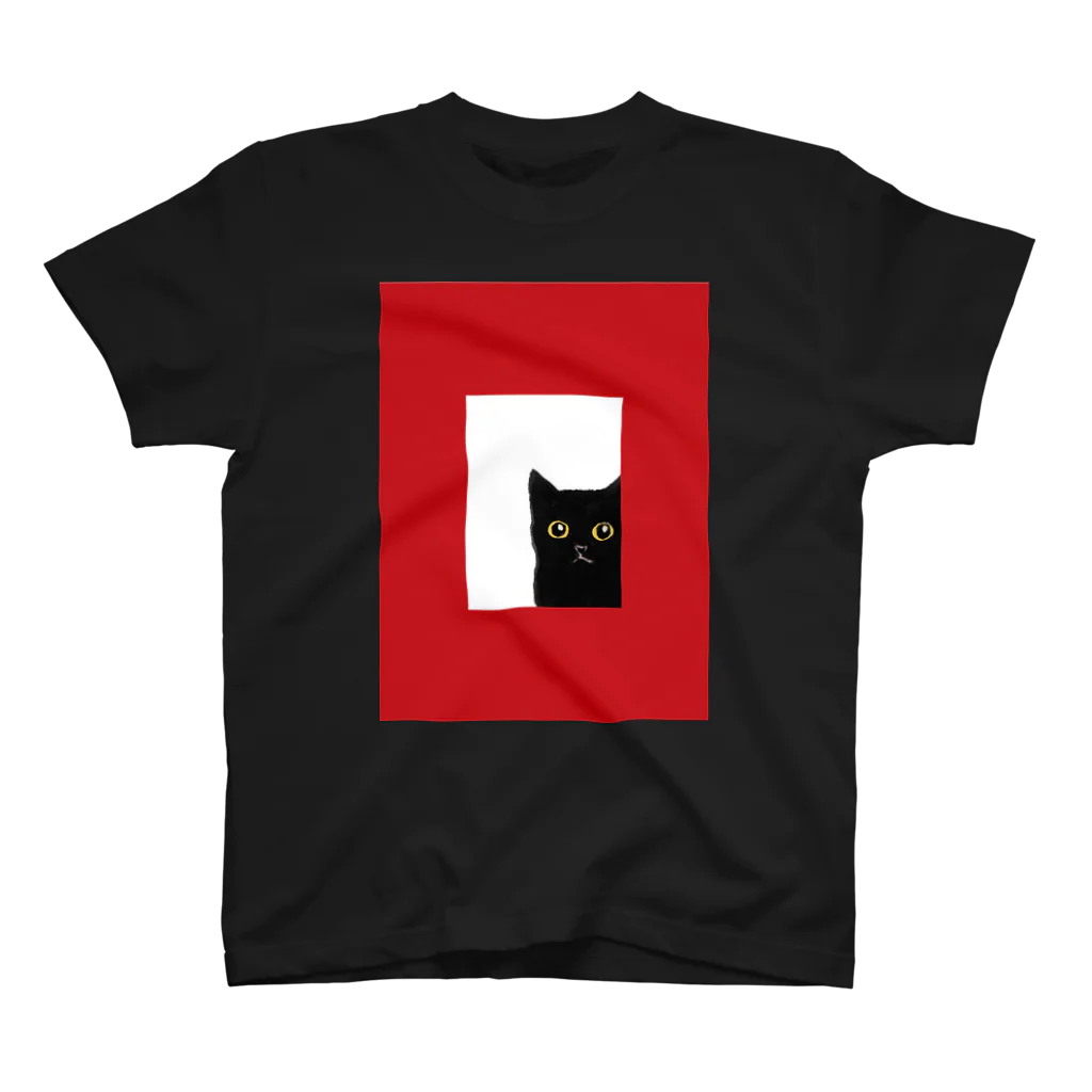 WAMI ARTの赤い窓と黒猫 スタンダードTシャツ