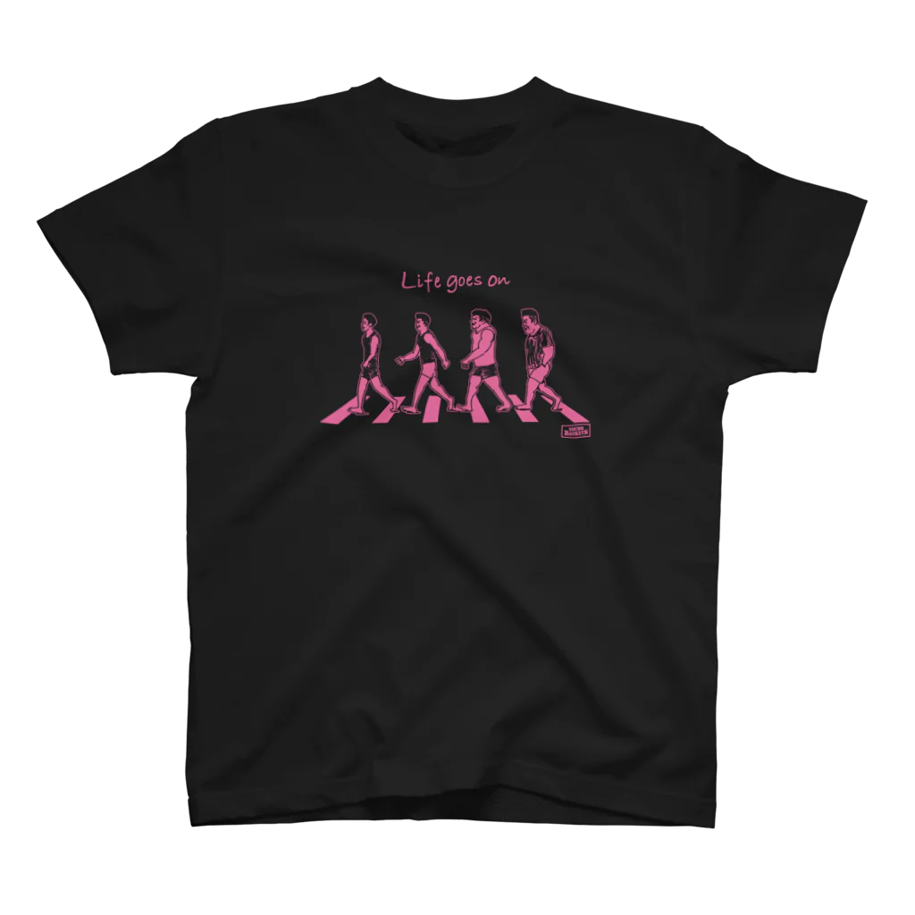 b.n.d [街中でもラグビーを！]バインドの【限定30枚！】Life goes on! (Crouch ver)Young Pink スタンダードTシャツ