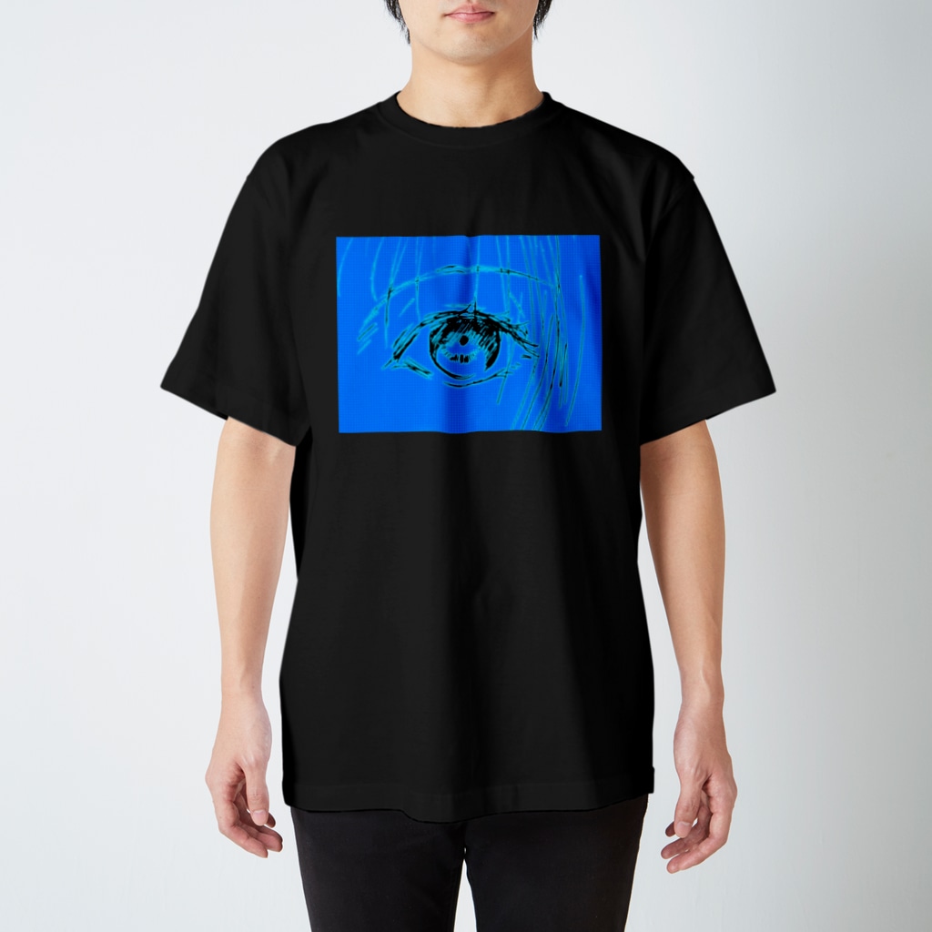 株式会社RayArc・新規事業ユニットの瞳を閉じるな！(青) Regular Fit T-Shirt