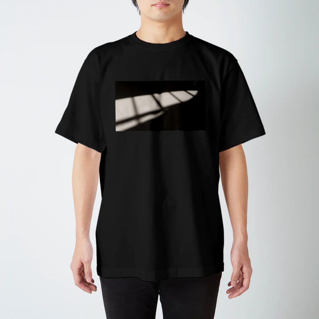 ぐるぐるカフェの光の船 Regular Fit T-Shirt