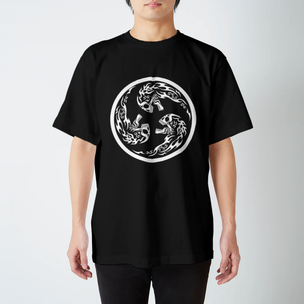 Ａ’ｚｗｏｒｋＳの丸に合わせ三つ髑髏 白（オリジナル家紋シリーズ） スタンダードTシャツ
