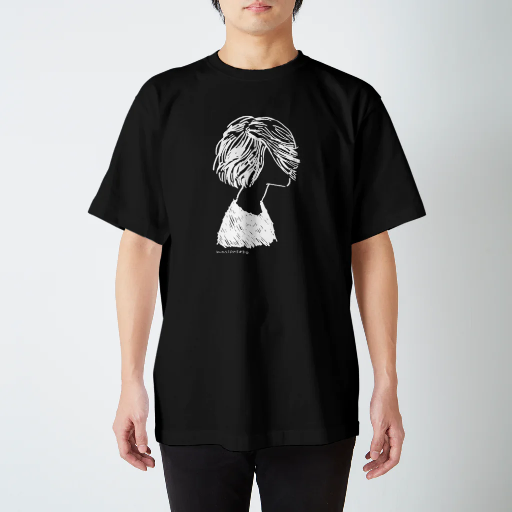 masisusesoのBlowing in the wind (Black) スタンダードTシャツ