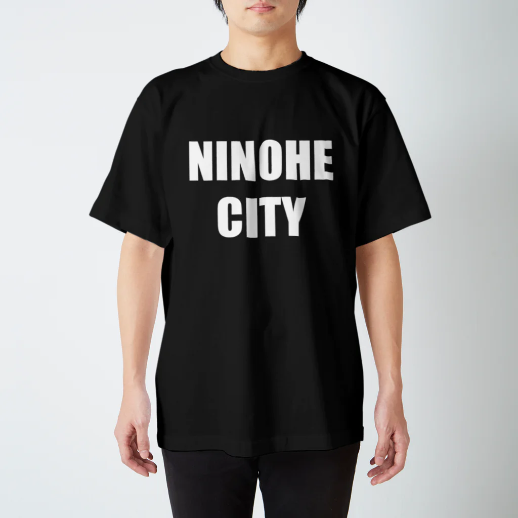 【公式】RE EARTH TV / リアスティーヴィーのNINOHE CITY - Tee（WH-Dark Color）スタンダードTシャツ Regular Fit T-Shirt