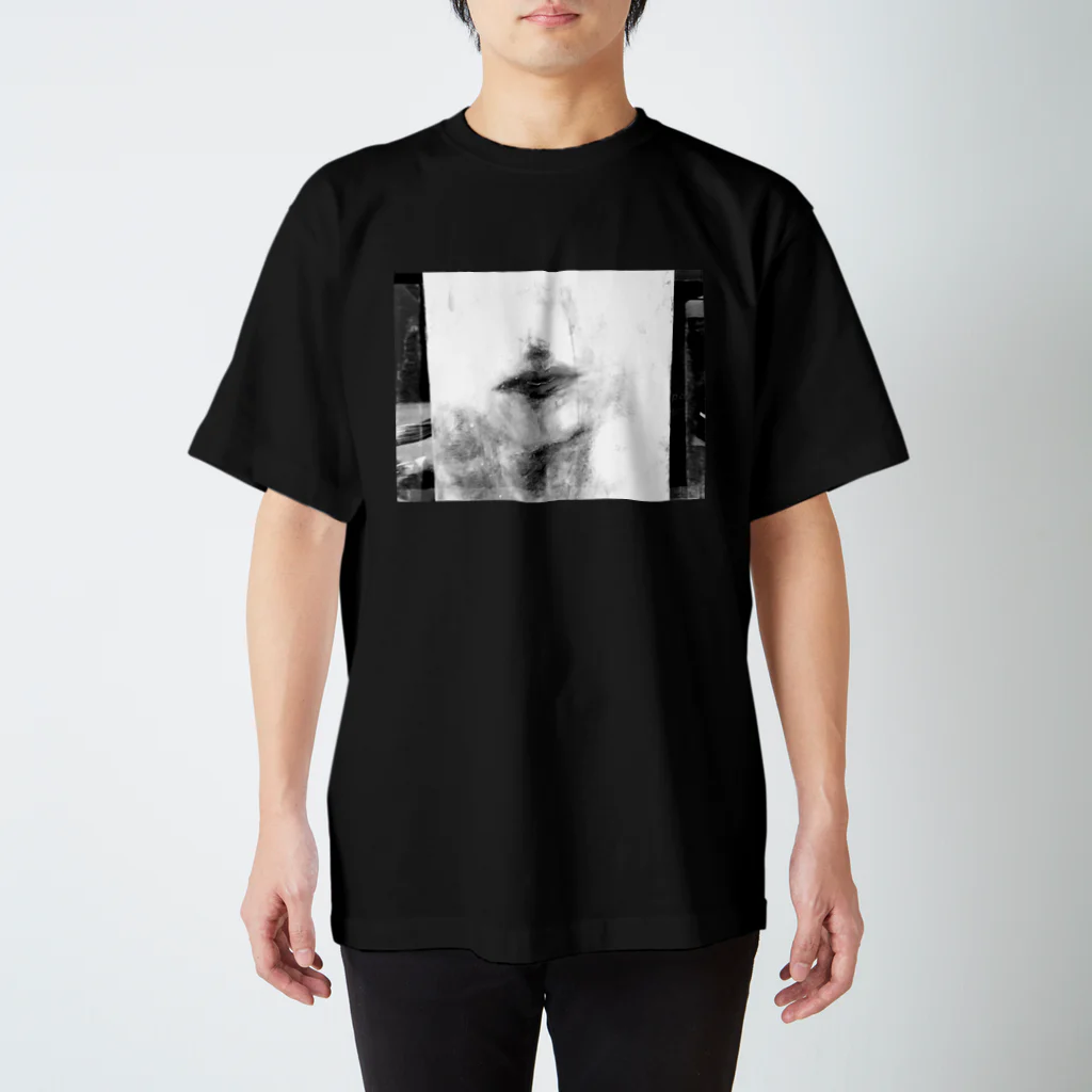 Shun  SaitoのFuzzy kiss Regular Fit T-Shirt