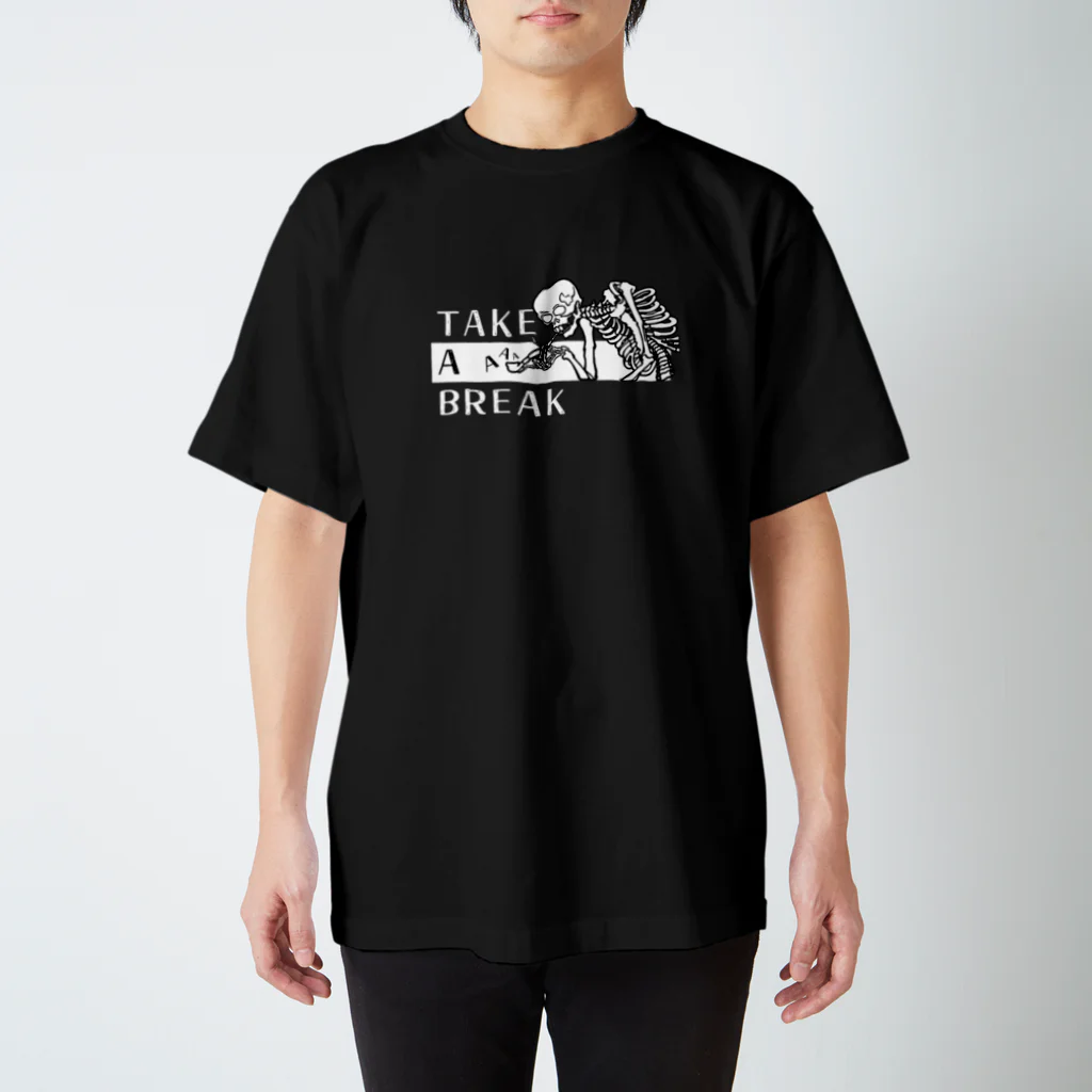 GOODS SHOP【そぞろな小窓】 SUZURI店の【TAKE A AAA BREAK】《白ロゴ》 スタンダードTシャツ