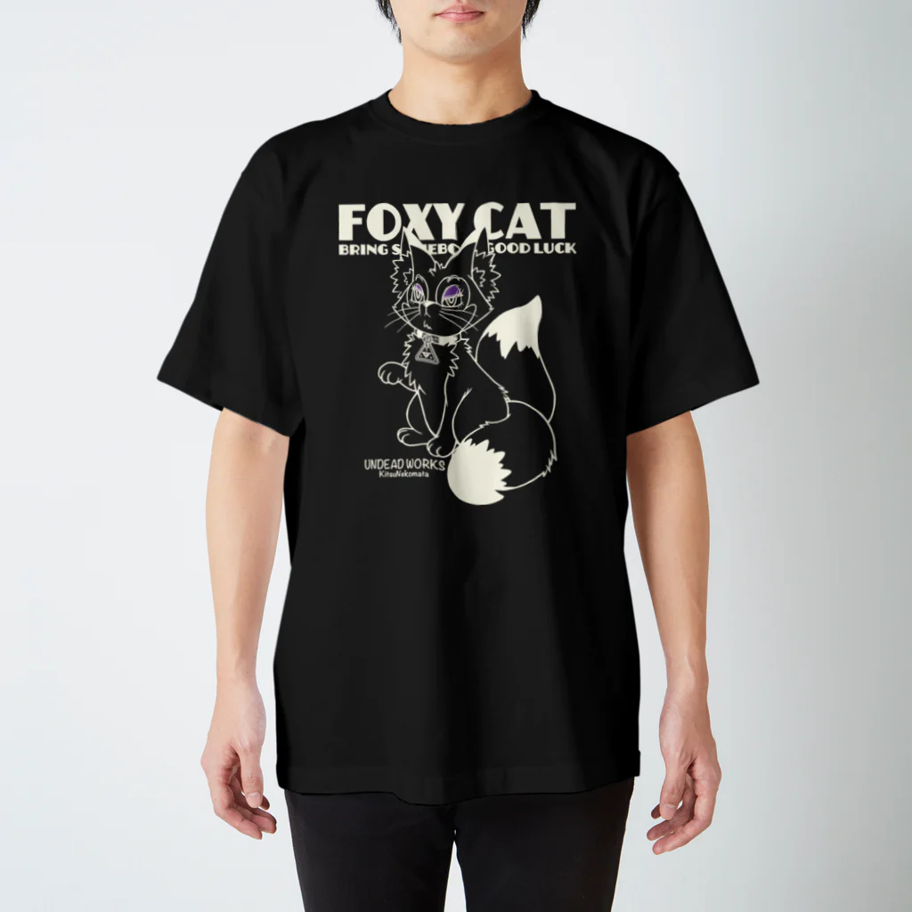 room56のFoxyCatT-BLACK Regular Fit T-Shirt