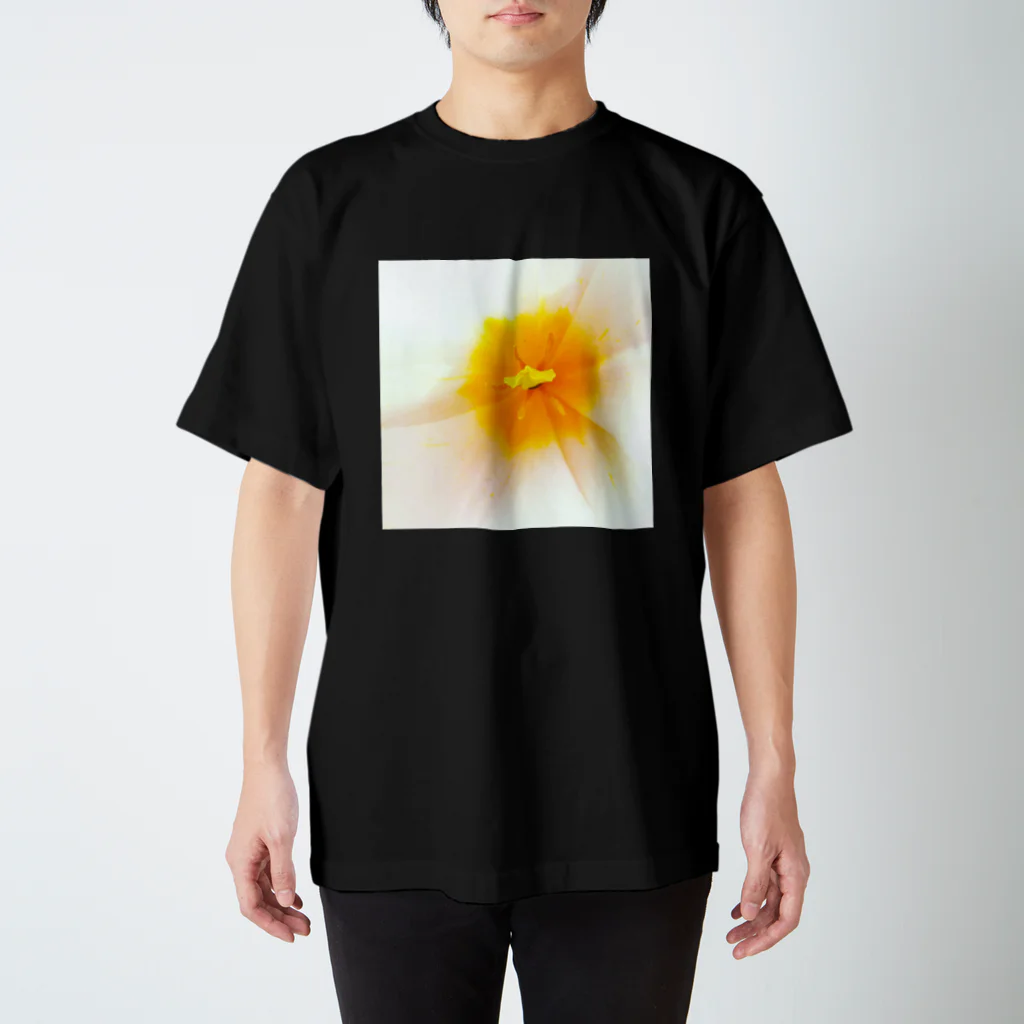 Yasuko Masuda ますだやすこのチューリップWH Regular Fit T-Shirt