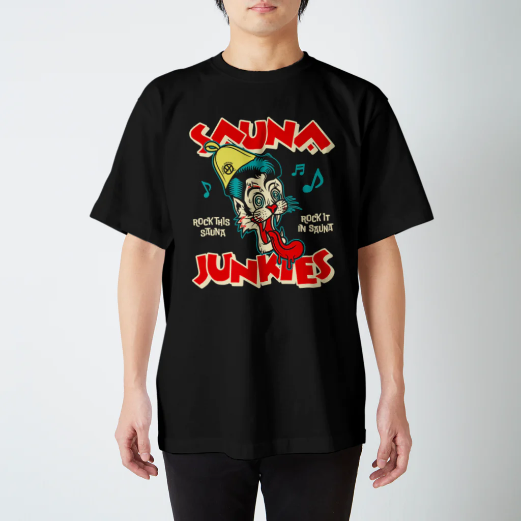SAUNA JUNKIES | サウナジャンキーズのSAUNNER CATS（濃色） Regular Fit T-Shirt