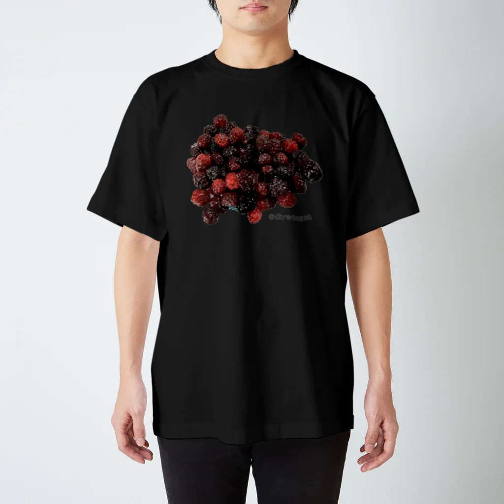 TANIKU-WANのブラックベリー咲き Regular Fit T-Shirt