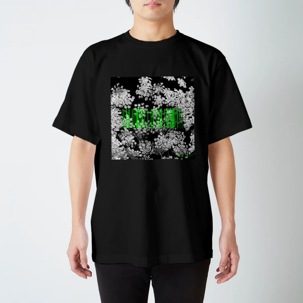 飯塚 iizukaのフラワーNo.5 Regular Fit T-Shirt