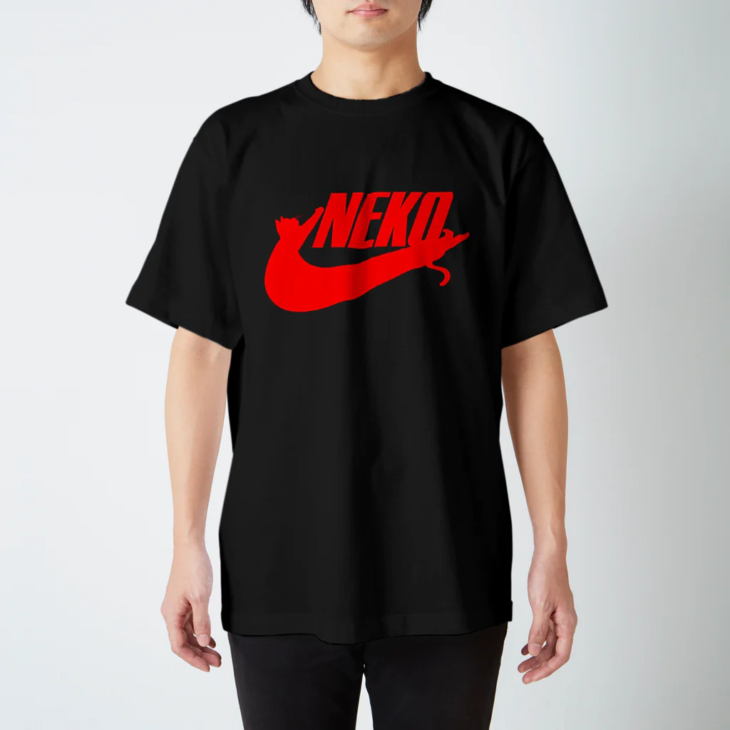 牛川 暗のグッズショップのNEKO（赤） Regular Fit T-Shirt