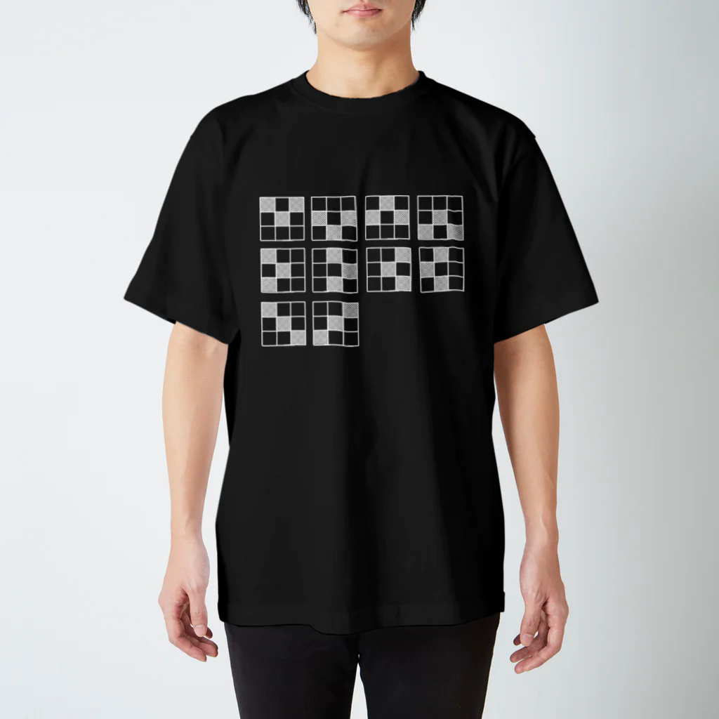 Otto Cohenの斜めにつながるマス スタンダードTシャツ