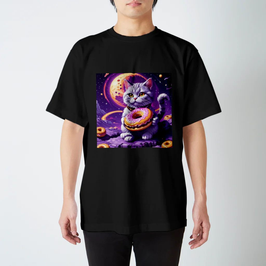 メロンパン猫の土星でドーナツ食べたい Regular Fit T-Shirt