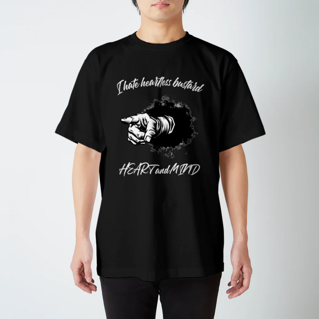 HEART and MINDのHEARTLESS Regular Fit T-Shirt