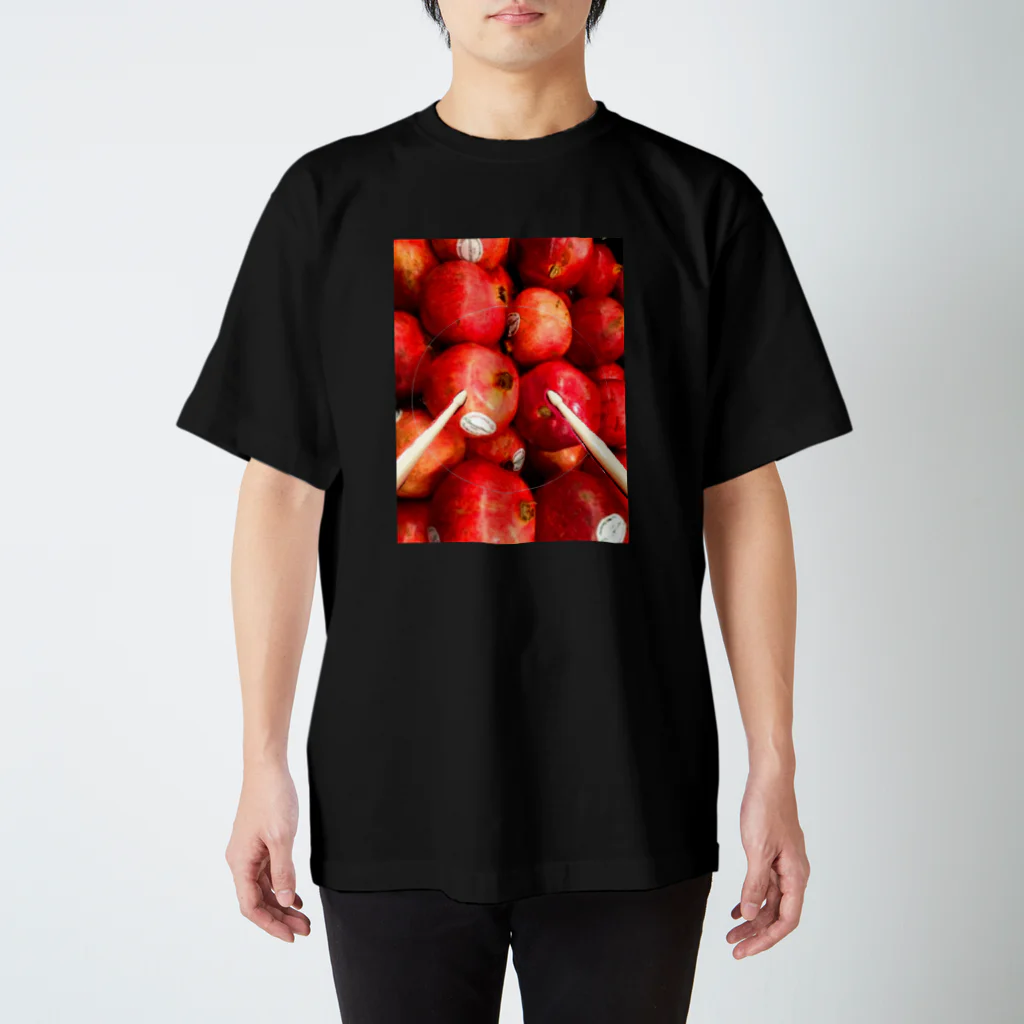 Yukiöのドラムスティックざくろ Regular Fit T-Shirt