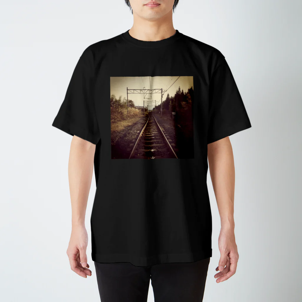 maikoのいつの日かの踏切 Regular Fit T-Shirt