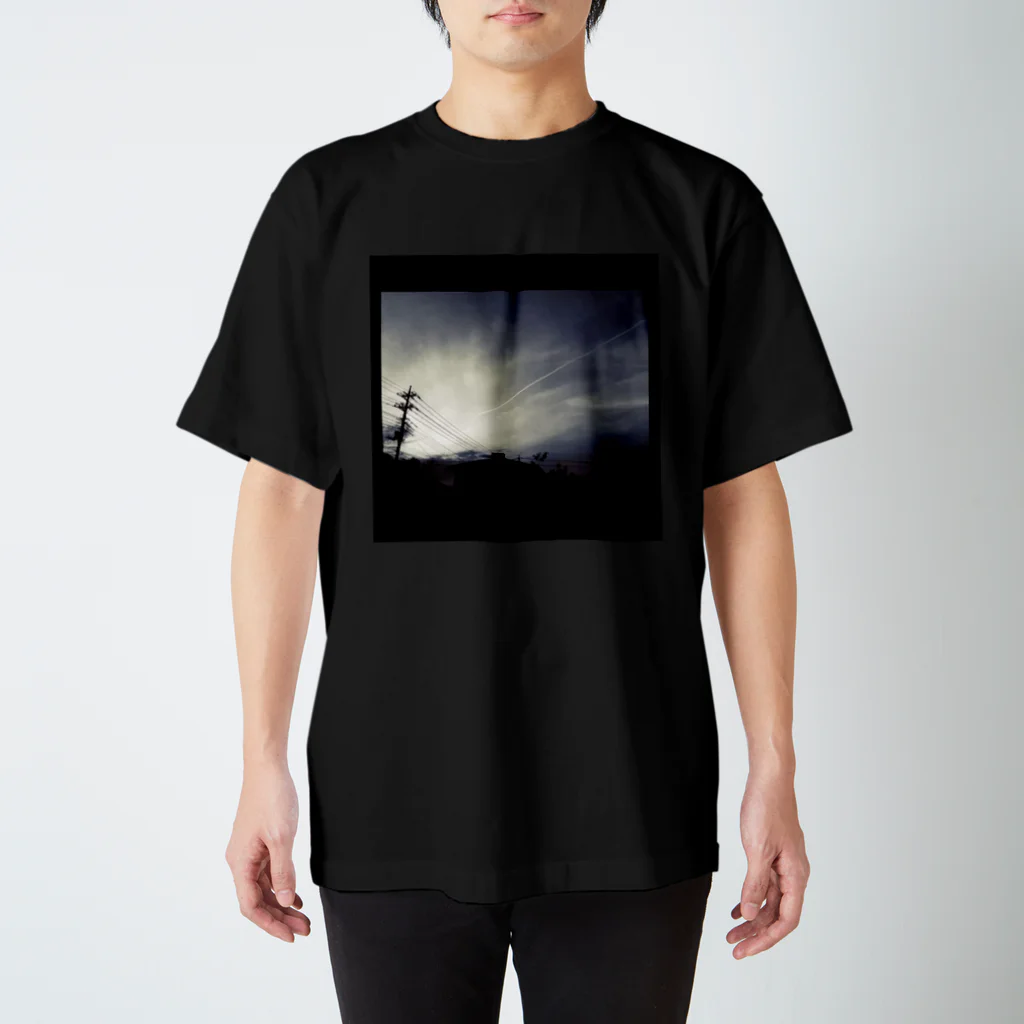 suiran の飛行機雲。 スタンダードTシャツ