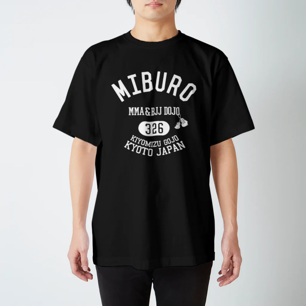 No.326のカレッジロゴ ホワイト Regular Fit T-Shirt