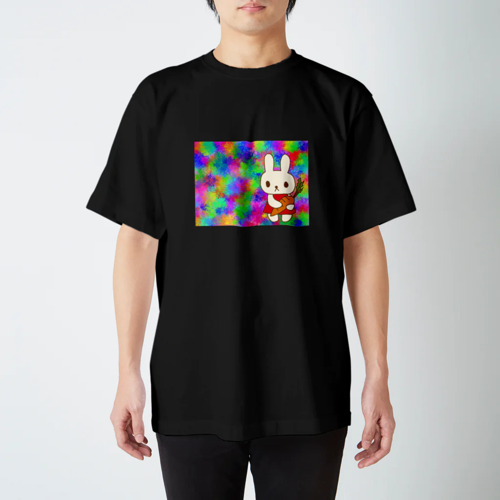 risaki-kの人参を持ったウサギ(レインボー) スタンダードTシャツ