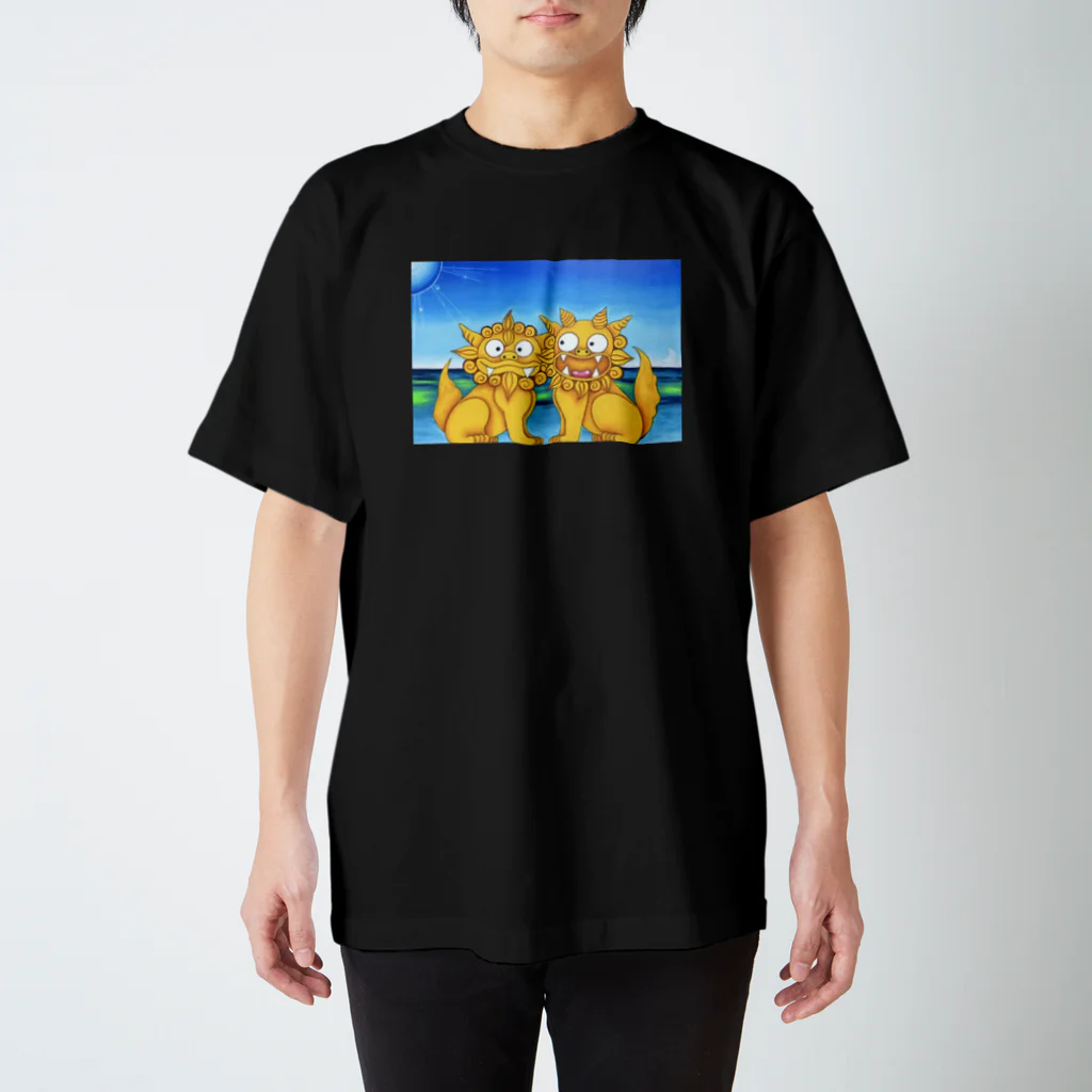 チョークアートゆらり沖縄の守り神シーサー スタンダードTシャツ