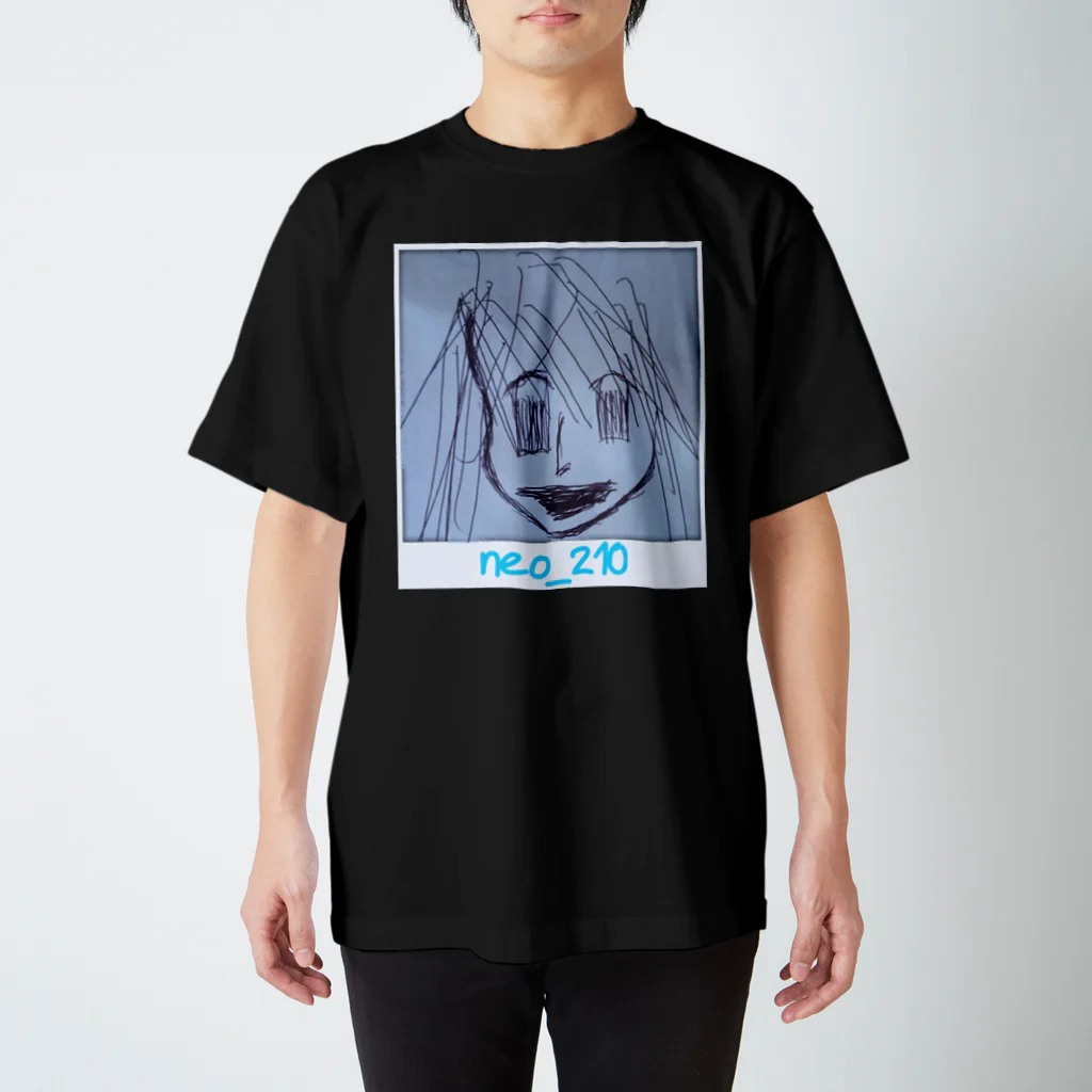 小島ふかせ画伯のボッタクリ商売のneo_210さんのチェキ Regular Fit T-Shirt