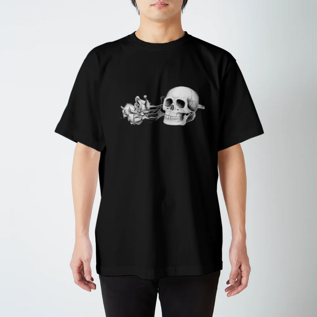 暗国の杜　SUZURI支店のRose&Skull Regular Fit T-Shirt