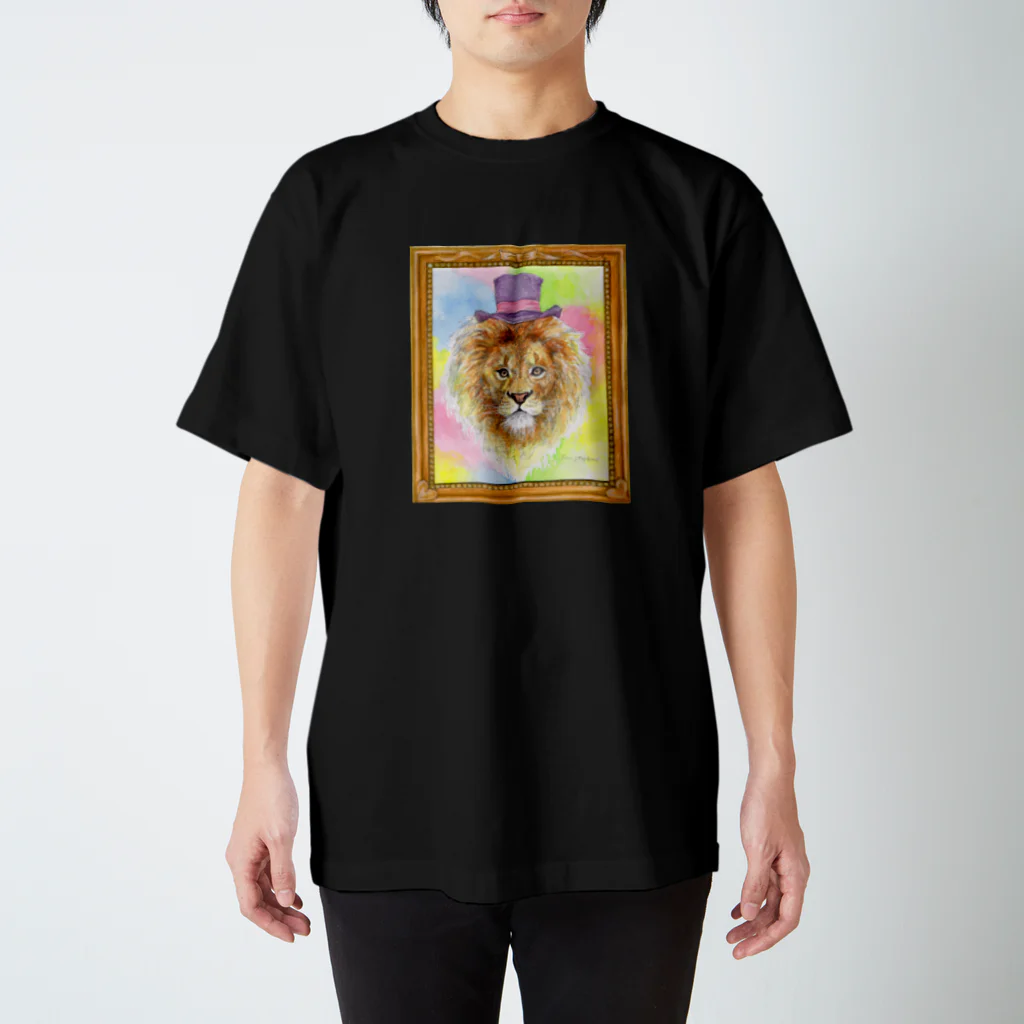yummy.toy boxのライオン団長 Regular Fit T-Shirt