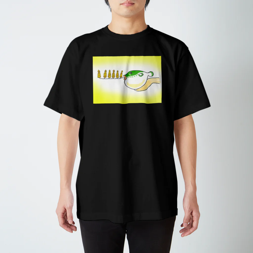 牛乳ミルクの仏を吐くフグ Regular Fit T-Shirt