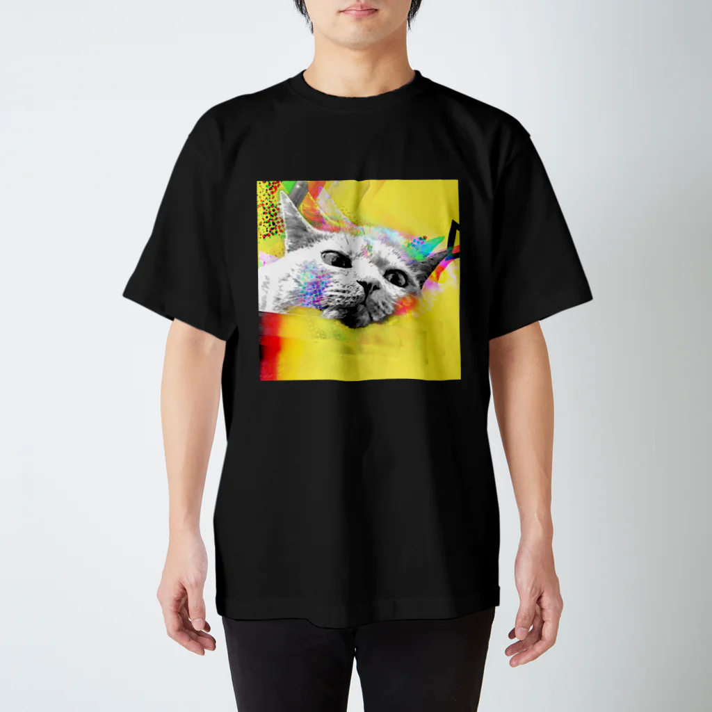 ねこのあしあとのふしぎなねこちゃん Regular Fit T-Shirt