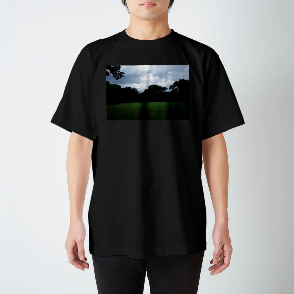 翌日ぼくはの砧公園 Regular Fit T-Shirt