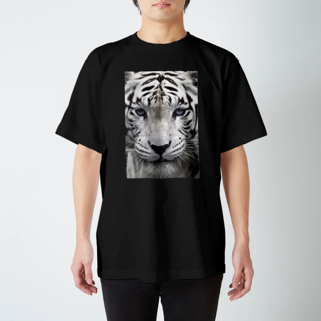 adi22のホワイトタイガー Regular Fit T-Shirt