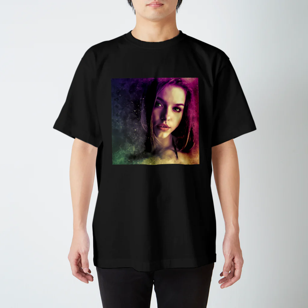 Fred HorstmanのBeautiful woman with purple hair and dark brown eyes  紫色の髪と濃い茶色の目を持つ美しい女性 スタンダードTシャツ