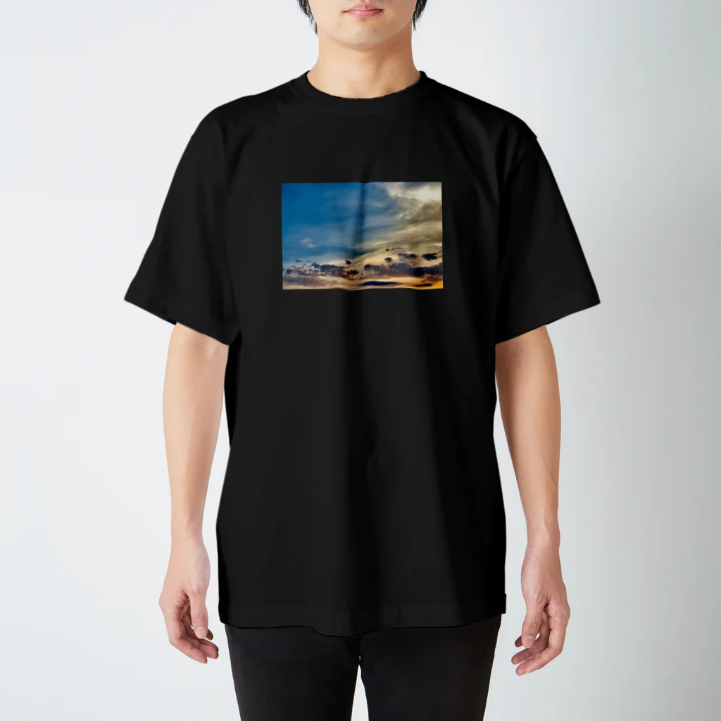 まとい屋の空模様  こはく Regular Fit T-Shirt