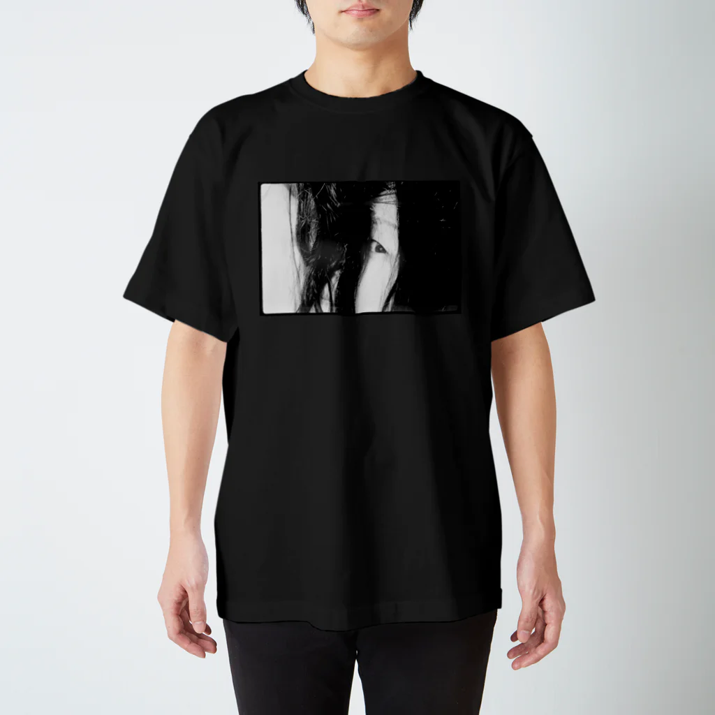 Gallery Hommageのmanako Regular Fit T-Shirt