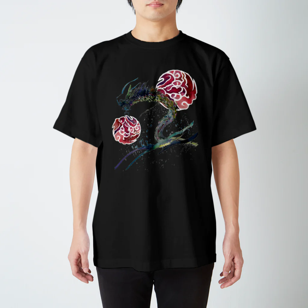 WAMI ARTの赤八雲昇るタツ(竜) スタンダードTシャツ