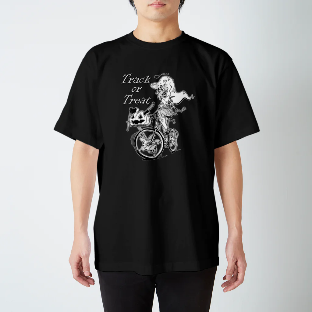 nidan-illustrationの“Track or Treat” Regular Fit T-Shirt