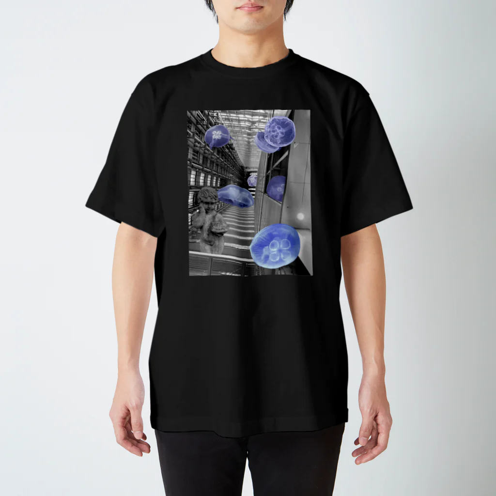 虫野十九のコラージュ屋さんのWavelength Regular Fit T-Shirt